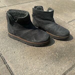 Zara soft leather Ankle Velcro Boots. 8.5C EUC